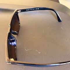 PRADA サングラスの画像