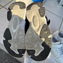 キッズ　スニーカー　21.5cmの画像