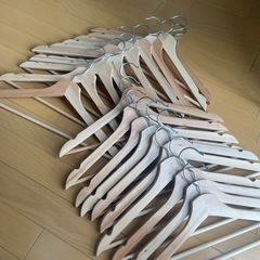 IKEA 木製ハンガー 20本 の画像