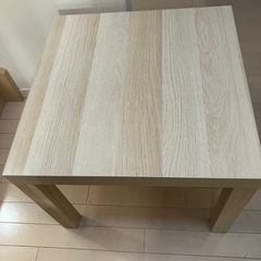 IKEAサイドテーブルの画像