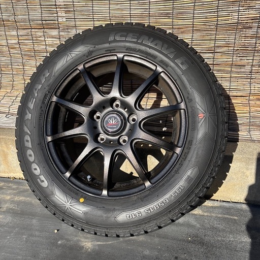 商談中　スタッドレスタイヤ　
ホイール付き4本セット　　195/65R15