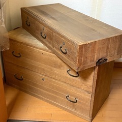 骨董品桐のタンスの画像