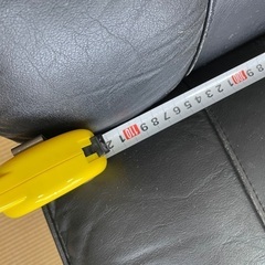 ソファー（黒、細かい傷あり）の画像