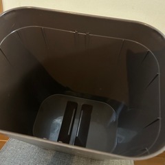 フラップ式ゴミ箱の画像