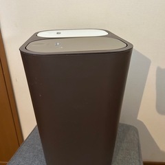 フラップ式ゴミ箱の画像