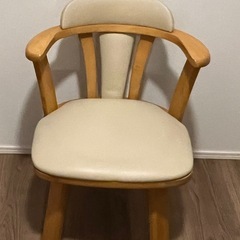 「回転式ダイニングチェア　木製フレーム×クッション　アーム付き」の画像