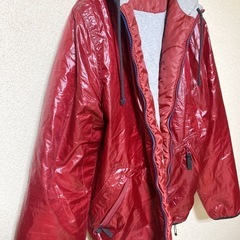 ❤️BEAMS❤️Mサイズ 光沢のある赤色　ナイロンパーカープルゾン　男女兼用の画像