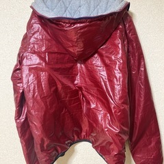 ❤️BEAMS❤️Mサイズ 光沢のある赤色　ナイロンパーカープルゾン　男女兼用の画像
