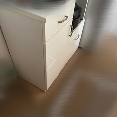 ガスコンロ×食器棚の画像