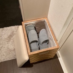 【ニトリ】玄関スリッパ収納箱(兼)イスの画像