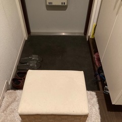 【ニトリ】玄関スリッパ収納箱(兼)イスの画像