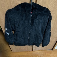 黒モコモコ　アウターの画像