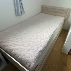ベッドの画像