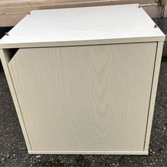 キューブボックス 扉付き ホワイトの画像