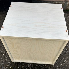 キューブボックス 扉付き ホワイトの画像