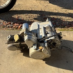 中華横型エンジンクラッチセル付き　　　50cc？の画像