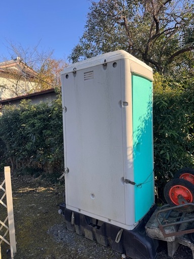 仮設トイレ売ります。