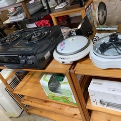☆お店にて　調理器具・餅つき機・ガスコンロ　ト-スタ-アイロン・・他　フリーマーケット開催中  の画像