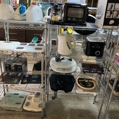 ☆お店にて　調理器具・餅つき機・ガスコンロ　ト-スタ-アイロン・・他　フリーマーケット開催中  の画像