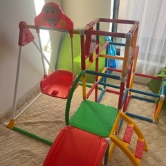 アンパンマンのジャングルジムとブランコ　の画像