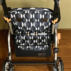 シルバーカー（手押し車）の画像