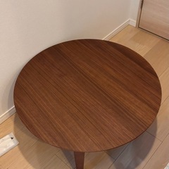 折りたたみテーブルの画像