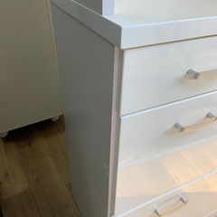 ダイニングボード　食器棚の画像