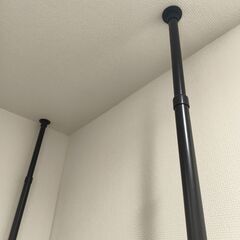 【引取決定】突っ張り伸縮ラック ブラックの画像