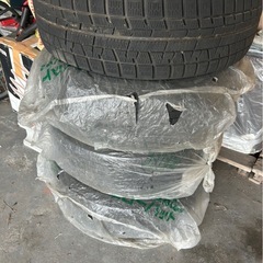 30系前期　純正スタッドレスタイヤの画像