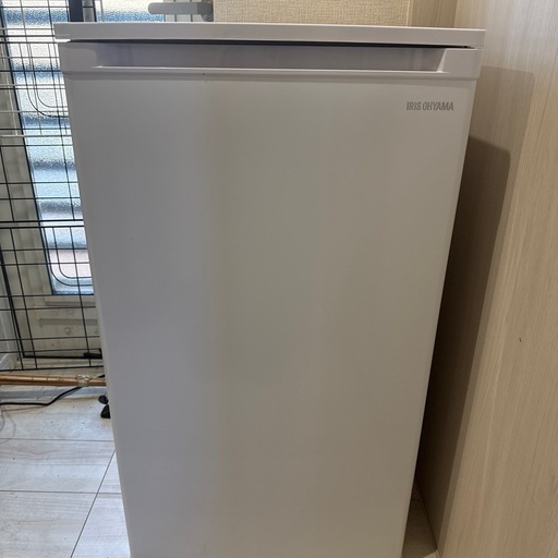 アイリスオーヤマ　ノンフロン冷凍庫　60L　IUSD-6B-W