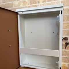 新品 郵便ポスト 茶木目×白 左扉 W16KO おしゃれ ポストの画像