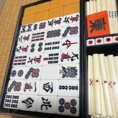 麻雀牌新品未使用と、中古マットの画像