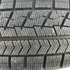 【新品同様】スタッドレスタイヤ　４本セットの画像