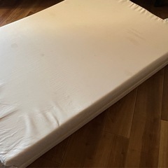 三つ折りマットレスの画像