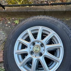 スタッドレスタイヤ　ブリヂストン　ブリザック　2024年製の画像