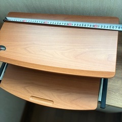 棚・テレビやパソコンラック スライド式のキーボード棚付きの画像