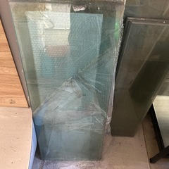一枚板ガラス一枚千円の画像