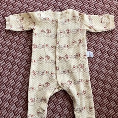 UNIQLOキルトロンパース4点セットの画像