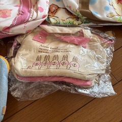 ペンケース、買い物バッグなどの画像