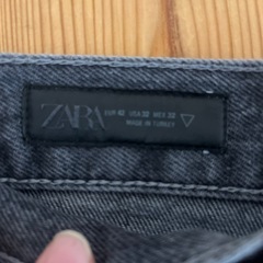 【ZARA】ストレートデニムジーンズの画像