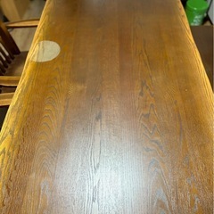 ダイニングテーブルの画像