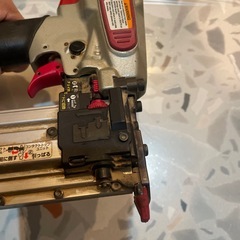 MAX 釘打ち機の画像