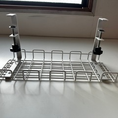 机につける、コード整理用ラック　足元スッキリの画像