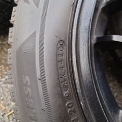 スタッドレスタイヤ&ホイール4本の画像