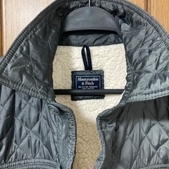 Abercrombie & Fitch キルティングジャケット S グレーの画像