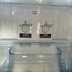 【取引相手決定済】冷蔵庫　三菱　MR-P15G-W　146L{冷凍室46L、冷蔵100L}の画像