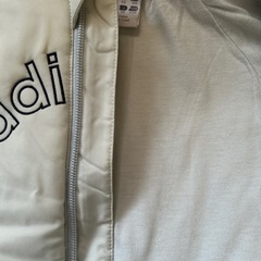 adidasジャンパー(110サイズ)の画像