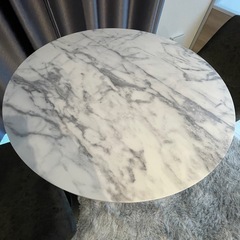 丸テーブル　椅子　の画像