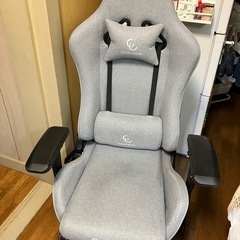 ゲーミングチェアの画像