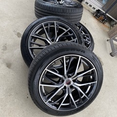 245/45R20 タイヤホイール4本セットの画像